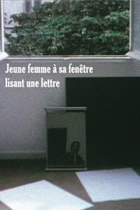 Jeune femme à sa fenêtre lisant une lettre